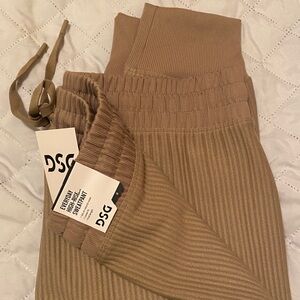 NWT women’s DSG jogger, Medium